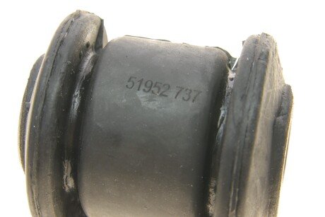 Фото 2 - Сайлентблок важеля AIC 51952