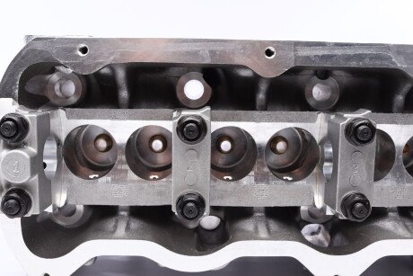 Фото 4 - Головка блоку циліндрів (ГБЦ) AMC 908703