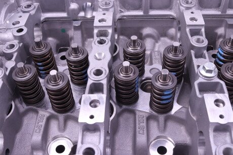 Фото 9 - Головка блоку циліндрів (ГБЦ) AMC 908867