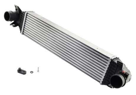 Радіатор інтеркулера kuga 2012-/focus 2014- - AND 42145021