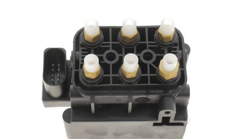 Клапан пневмо підв Valve Block - 05-19 Mercedes-Benz CL/GL(E/S)/ML/S/R з Airm; з/без - ARNOTT VB-3267