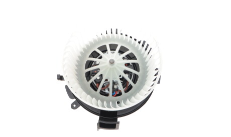 Фото 3 - Вентилятор печки AUTOTECHTEILE 100 8357 (1008357)