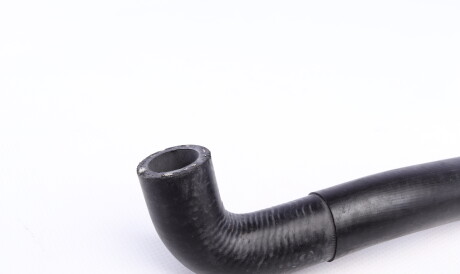 Фото 2 - Патрубок системы охлаждения AUTOTECHTEILE 312 1037 (3121037)