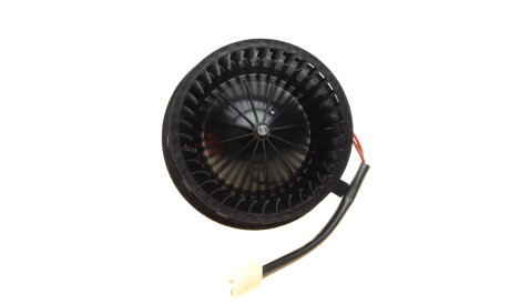 Фото 2 - Вентилятор печки AUTOTECHTEILE 381 9002 (3819002)