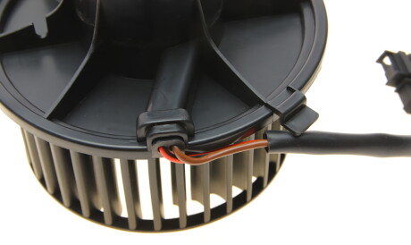 Фото 2 - Вентилятор печки AUTOTECHTEILE 381 9003 (3819003)