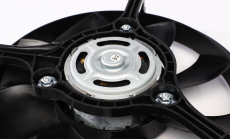 Фото 2 - Вентилятор охолодження двигуна AUTOTECHTEILE 395 9036 (3959036)