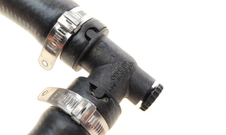 Фото 3 - Патрубок системы охлаждения AUTOTECHTEILE 508 0225 (5080225)