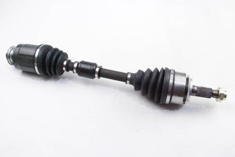 Піввісь Honda Civic 1.8 05-12 (26/27) 590mm Пр. - BGA DS2518R