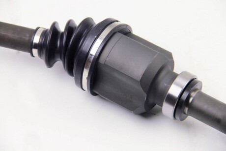 Фото 2 - Напіввісь BGA DS6738R