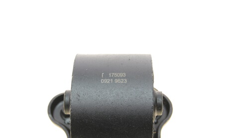 Фото 6 - Подушка двигателя BLUE PRINT ADBP800228