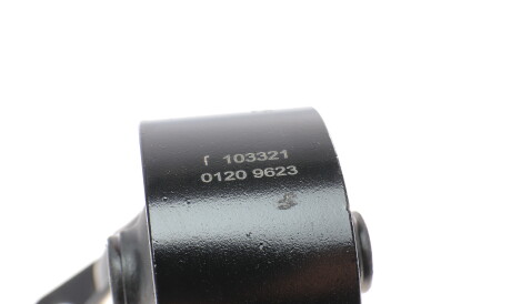 Фото 2 - Подушка двигуна BLUE PRINT ADC480112