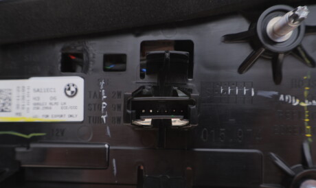 Фото 3 - Автозапчастина BMW 63215A11EC1