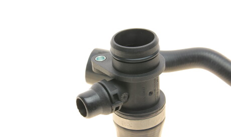 Фото 3 - Патрубок системы охлаждения BOGAP B4228385