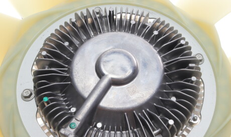 Фото 2 - Вентилятор охолодження двигуна BorgWarner AM-20004442-M (AM20004442M)