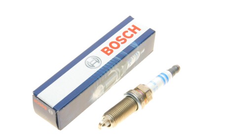 Иридиевая свеча зажигания (1 электрод) - (22401AA780, 924011D012, 22401AA781) BOSCH 0 242 135 553