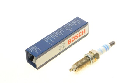 Иридиевая свеча зажигания (1 электрод) - (1884608070, 1884608071, 1884708200) BOSCH 0 242 135 556 (фото 1)