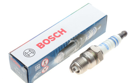 Фото 2 - Свеча зажигания BOSCH 0 242 225 622 (0242225622)