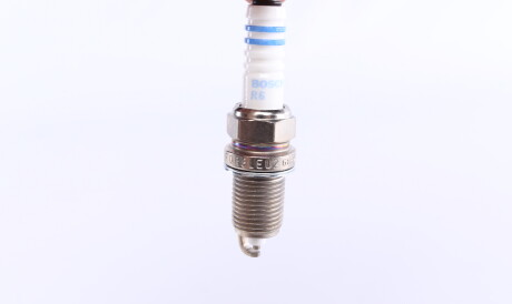 Фото 2 - Свічка запалювання BOSCH 0 242 229 699 (0242229699)