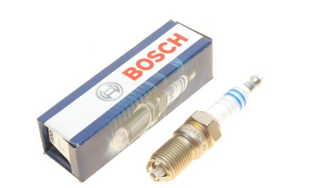 Никелевая свеча зажигания (4 электрода) - (596205, XC10, EAC9186) BOSCH 0 242 235 607