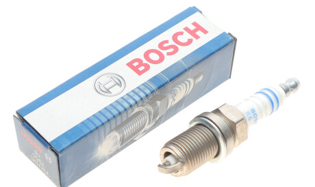 Фото 2 - Свеча зажигания BOSCH 0 242 235 666 (0242235666)