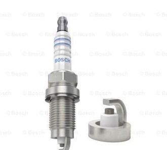Фото 7 - Свічка запалювання BOSCH 0242235692