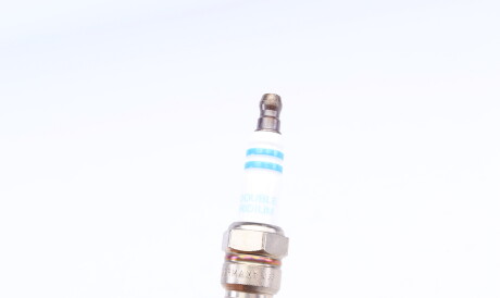 Фото 3 - Свеча зажигания BOSCH 0 242 236 663 (0242236663)