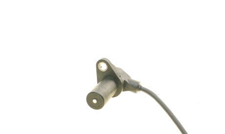 Фото 2 - Датчик коленвала BOSCH 0 261 210 261 (0261210261)