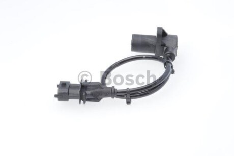Фото 3 - Датчик колінвалу BOSCH 0281002630