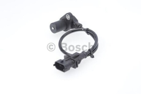 Датчик положення колінчастого вала CASE IH 90 NEW HOLLAND T4.105V 2WD, T4.105V 4WD, T4.95V 2WD, T4.95V 4WD, T4040 2WD, T4040 4WD, T4050, T5030 2WD, T5030 4WD, T5040 2WD, T5040 4WD, T5050 2WD - BOSCH 0281002630