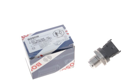 Фото 2 - Датчик давления топлива BOSCH 0 281 002 908 (0281002908)