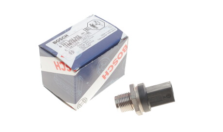 Фото 2 - Датчик тиску палива BOSCH 0 281 002 942 (0281002942)