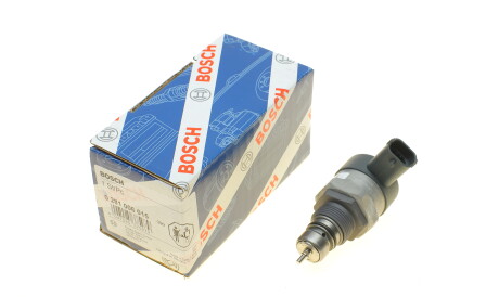 Датчик давления топлива Toyota Auris Corolla Yaris 1.4D 07- - BOSCH 0 281 006 015
