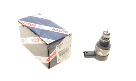 Датчик тиску палива Hyundai Santa Fe/iX35 /Kia Sorento/Sportage 2.0/2.2CRDi 09- - ((314022F000)) BOSCH 0 281 006 037