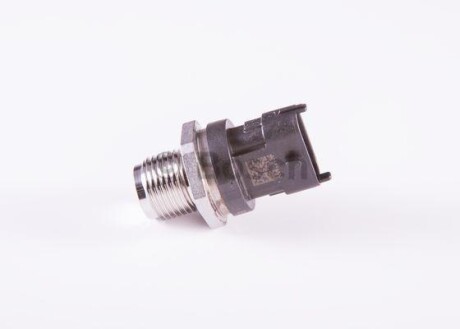 Фото 5 - Датчик тиску палива BOSCH 0 281 006 087 (0281006087)