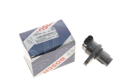 Фото 3 - Датчик распредвала BOSCH 0 281 006 128