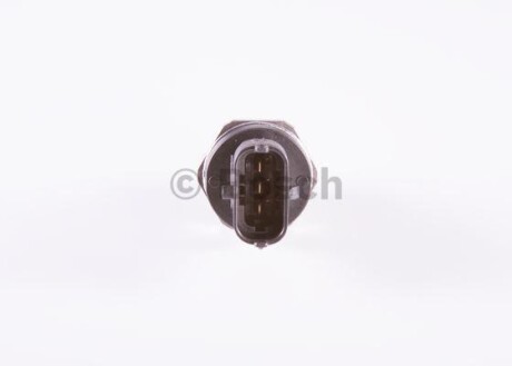 Фото 2 - Датчик давления топлива BOSCH 0281006158
