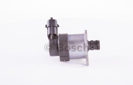 Фото 3 - Регулятор давления топлива BOSCH 0928400743