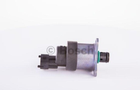 Фото 2 - Регулятор давления топлива BOSCH 0928400746