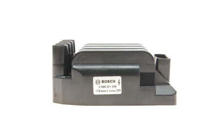 Фото 6 - Катушка зажигания BOSCH 0 986 221 049 (0986221049)