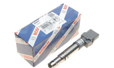 Фото 2 - Катушка зажигания BOSCH 0 986 221 051 (0986221051)