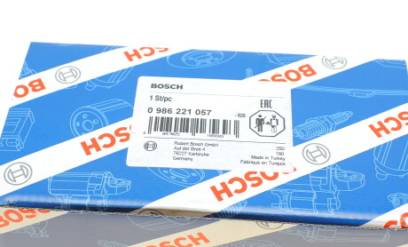 Фото 8 - Катушка зажигания BOSCH 0 986 221 057 (0986221057)
