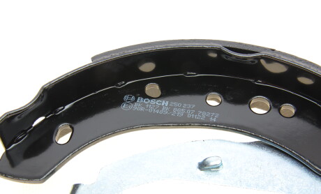 Фото 4 - Тормозные колодки BOSCH 0 986 487 746 (0986487746)