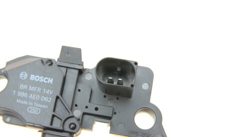Фото 2 - Реле регулятора генератора BOSCH 1 986 AE0 062 (1986AE0062)