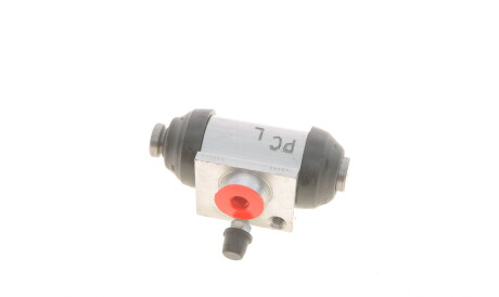 Фото 3 - Рабочий тормозной цилиндр BOSCH F 026 002 028 (F026002028)