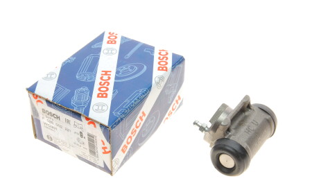 Циліндр гальмівний (задній) Nissan Primera 90-06 (R) (d=20.6mm) - BOSCH F 026 002 221