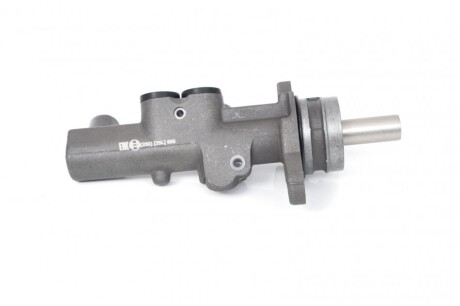 Фото 3 - Головний гальмівний циліндр BOSCH F026003715