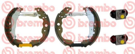 Комлект тормозных накладок - (4154200320, 6001549704, 7701210108) BREMBO K68075