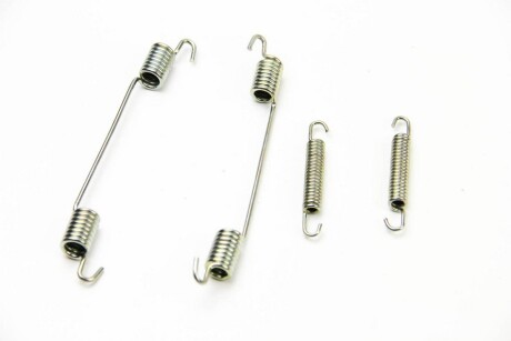 Фото 2 - Комплектуюча колодок BSG BSG 30-260-002 (BSG30260002)