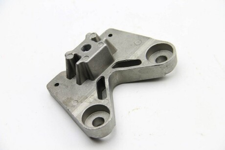 Фото 2 - Подушка кріплення КПП BSG BSG 30-700-067 (BSG30700067)