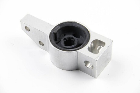 Фото 2 - Сайлентблок важеля BSG BSG 90-700-030 (BSG90700030)